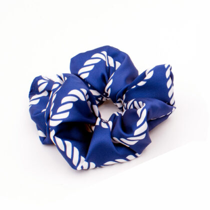 AEGEAN: Εμπριμέ λαστιχάκι μαλλιών scrunchie, σατεν