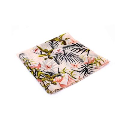 VIRGINIE IVORY παρεό 100×150 εκ. από τεχνητό μετάξι με tropical pattern σε ιβουάρ και λαδί αποχρώσεις. Ελαφρύ εμπριμέ μαντήλι παρεό για καλοκαιρινά looks.