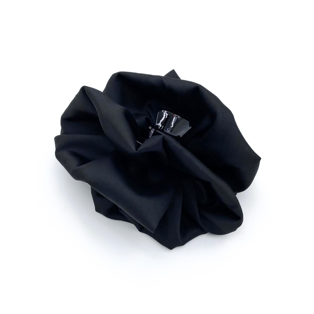 Satin hair klammer BLACK με μονόχρωμο σατέν ύφασμα. Χειροποίητο διαχρονικό minimal αξεσουάρ.