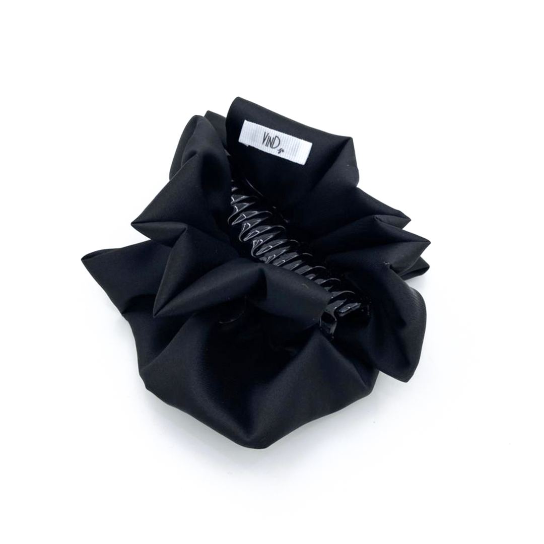 Satin hair klammer BLACK με μονόχρωμο σατέν ύφασμα. Χειροποίητο διαχρονικό minimal αξεσουάρ.