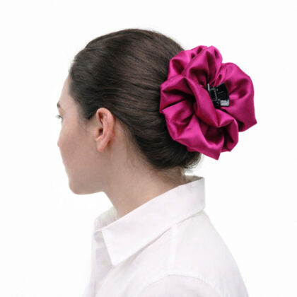 Satin hair klammer MAGENTA με μονόχρωμο σατέν ύφασμα. Χειροποίητο statement αξεσουάρ μαλλιών σε έντονη magenta απόχρωση.