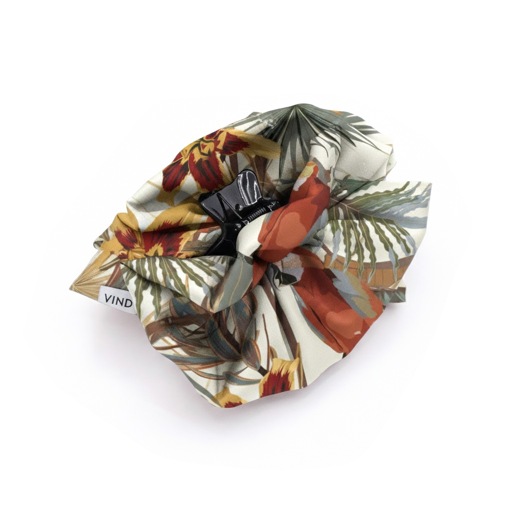 Satin hair klammer RONTA με tropical pattern (τουκάν και μεγάλα φύλλα) σε κεραμιδί, λαδί και γκρι αποχρώσεις. Χειροποίητο resort statement αξεσουάρ.