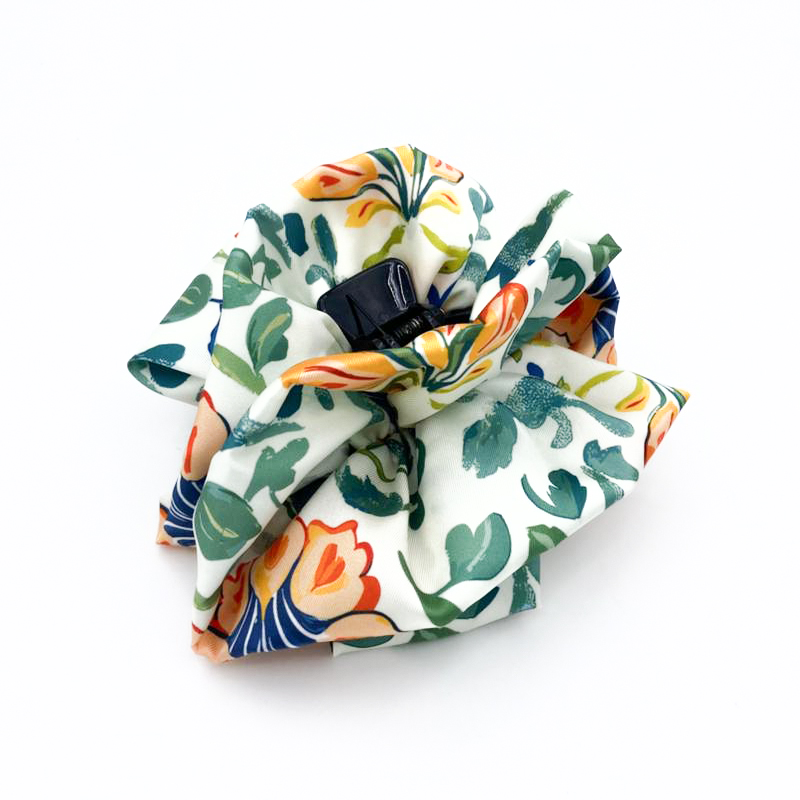 Satin hair klammer MEDINA με vintage μεσογειακά αραβικά μοτίβα σε πετρόλ, πορτοκαλί και ωχράς αποχρώσεις. Χειροποίητο statement αξεσουάρ.