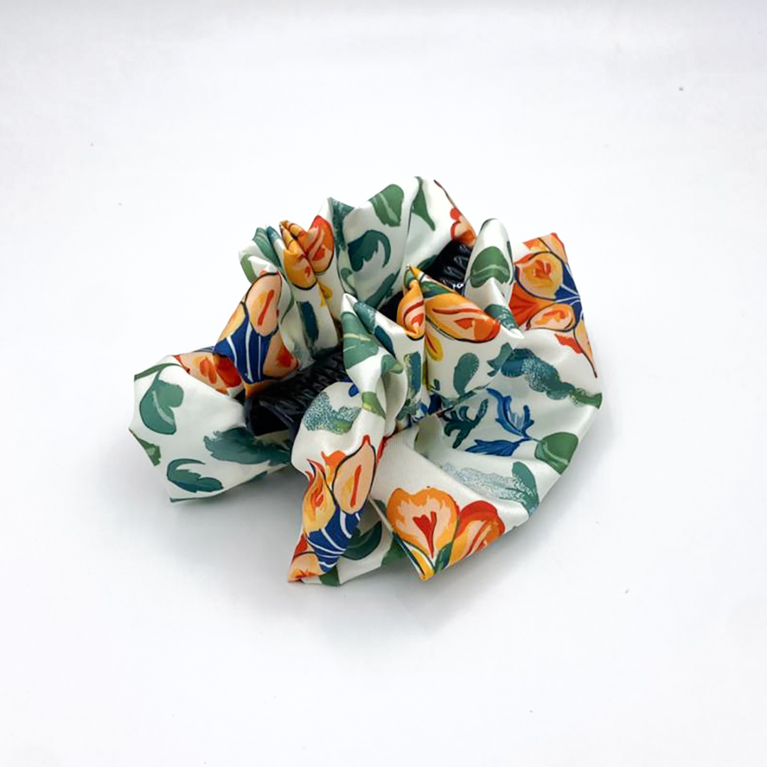 Satin hair klammer MEDINA με vintage μεσογειακά αραβικά μοτίβα σε πετρόλ, πορτοκαλί και ωχράς αποχρώσεις. Χειροποίητο statement αξεσουάρ.