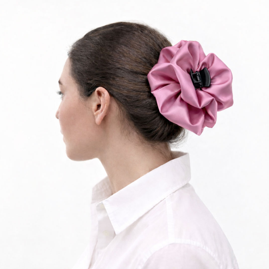 Satin hair klammer ROSE με μονόχρωμο σατέν ύφασμα. Χειροποίητο εκλεπτυσμένο ροζ αξεσουάρ μαλλιών.