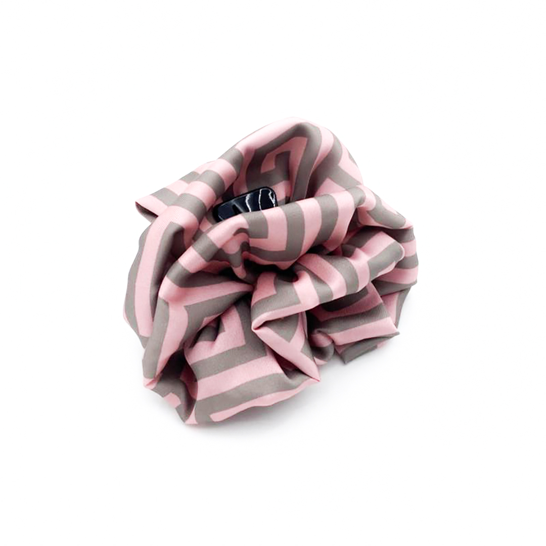 Satin hair klammer SAFFRON_ROSE με Greek key pattern σε taupe και ροζ αποχρώσεις. Χειροποίητο διαχρονικό μεσογειακό αξεσουάρ.